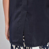 color=True Navy, back detail, oversized flowy women’s shirt in stretchy knit jersey, rounded hem and drop shoulder sleeves