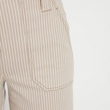 color=Khaki Ledger Lines
