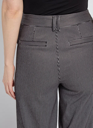 color=Black Sheen Line