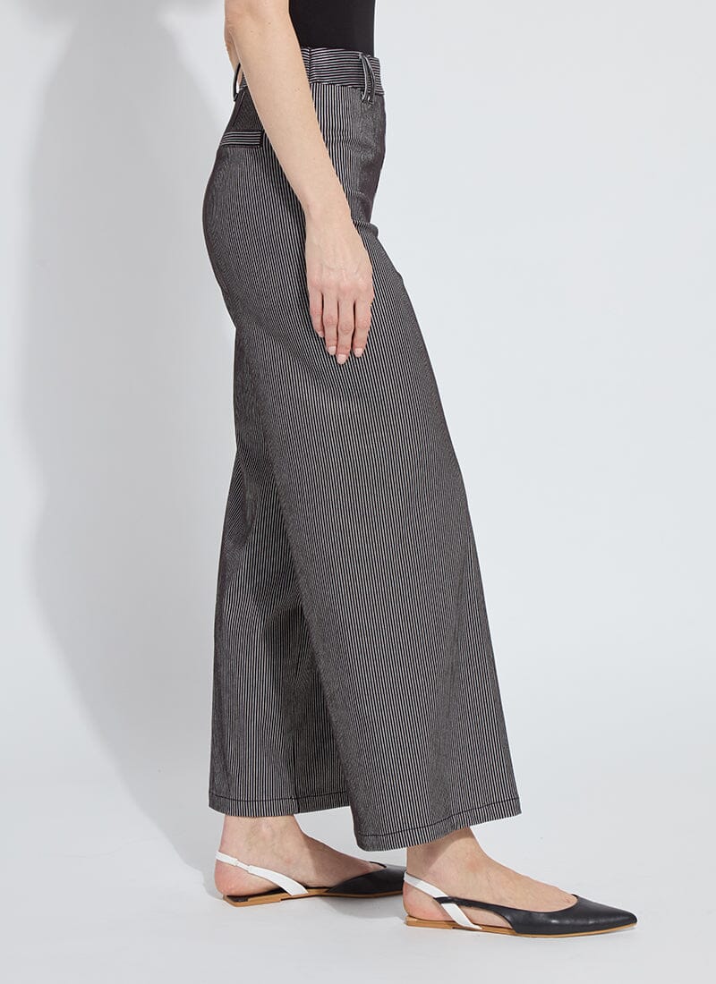 color=Black Sheen Line