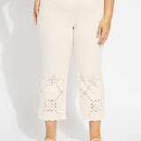Billie Eyelet Straight Denim Curvy (26"Inseam)