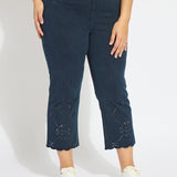 Billie Eyelet Straight Denim Curvy (26"Inseam)