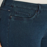 Billie Eyelet Straight Denim Curvy (26"Inseam)
