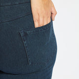 Billie Eyelet Straight Denim Curvy (26"Inseam)