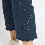 Billie Eyelet Straight Denim Curvy (26"Inseam)