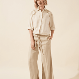 color=Linen