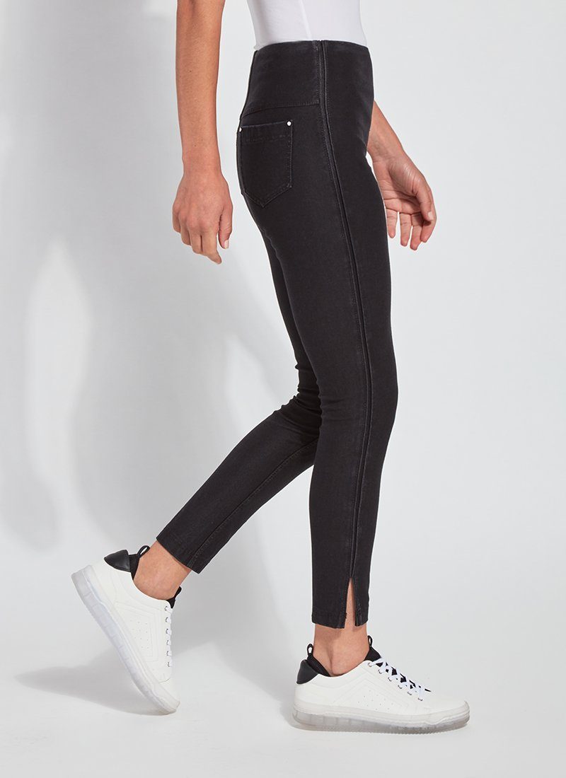 Womens Lace Hem Denim Capri Leggings w/Pockets,High Waist Skinny Stretchy Capri  Jeans Tummy Control Jeans Crop Pants, Black, Small : : Clothing,  Shoes & Accessories